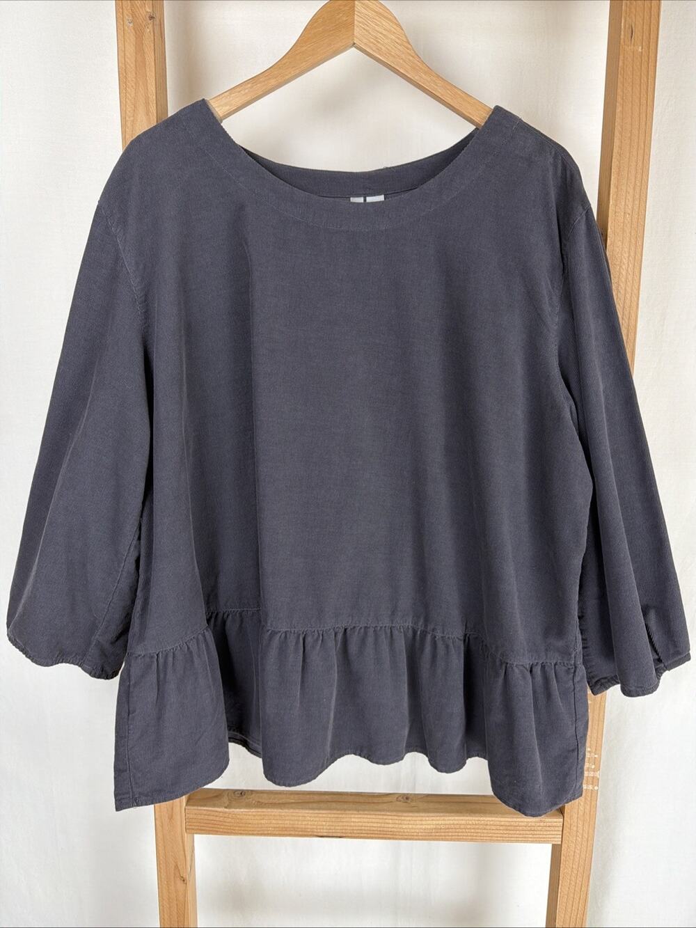 NWT Kleen Gray 3/4 Sleeve Corduroy Ruffle Hem Top #0843 Size XS